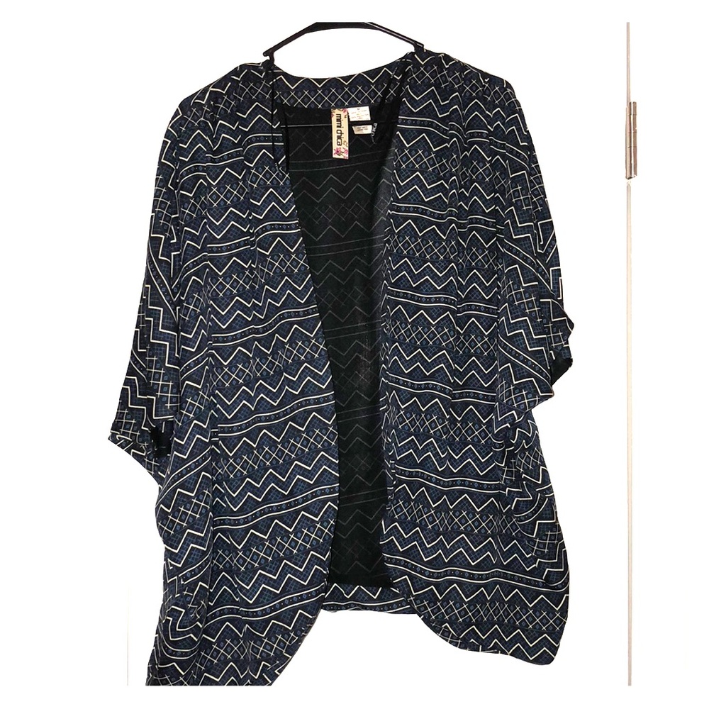 Kimono in Navy Blue and white